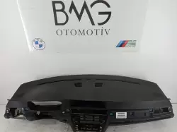 BMW E90 Lci Göğüs 51459120328 - Ekranlı, Bardaklıklı Göğüs (Siyah)