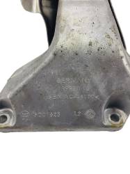 BMW F32 Motor Bağlantı Ayağı 22116784824 | F32 N20 4.20iX - 4.28iX Motor Kulağı (Sağ)