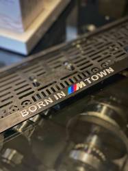 BMW Born In Plakalık (1 Diktörtgen 1 Kare)